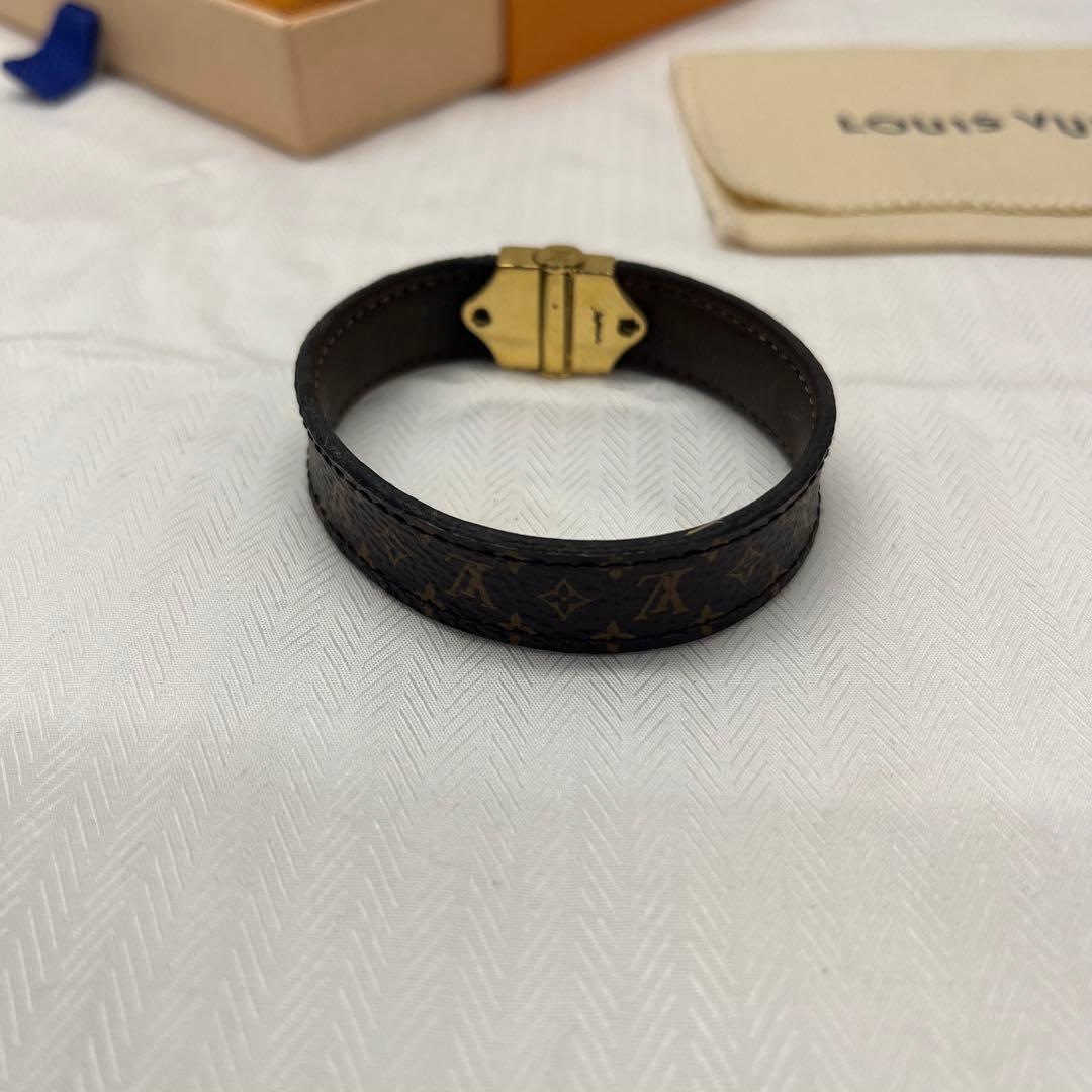 ルイヴィトン モノグラム ブレスレット ゴールド バングル　M6689