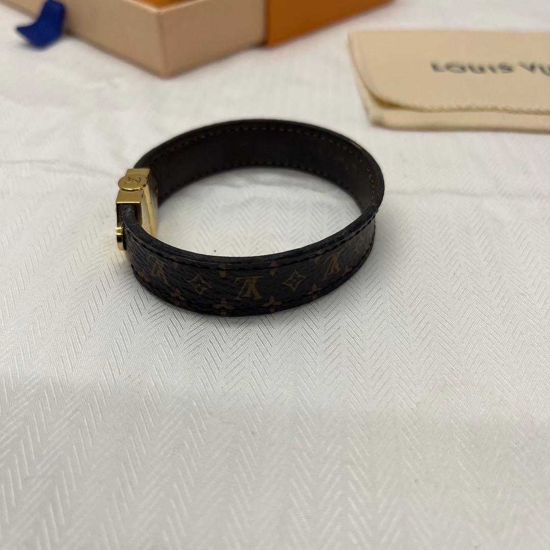 ルイヴィトン モノグラム ブレスレット ゴールド バングル　M6689