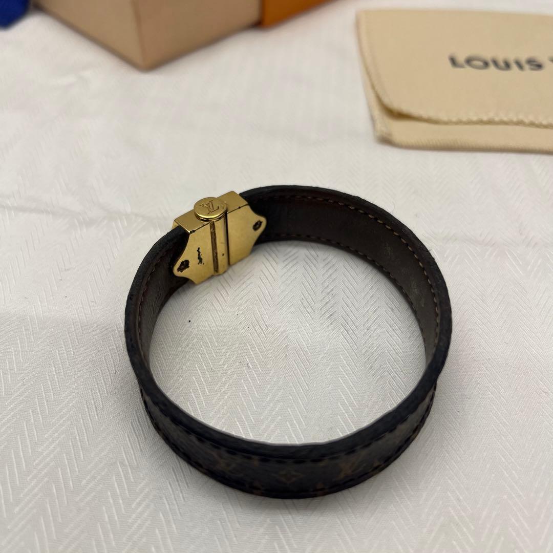 ルイヴィトン モノグラム ブレスレット ゴールド バングル　M6689