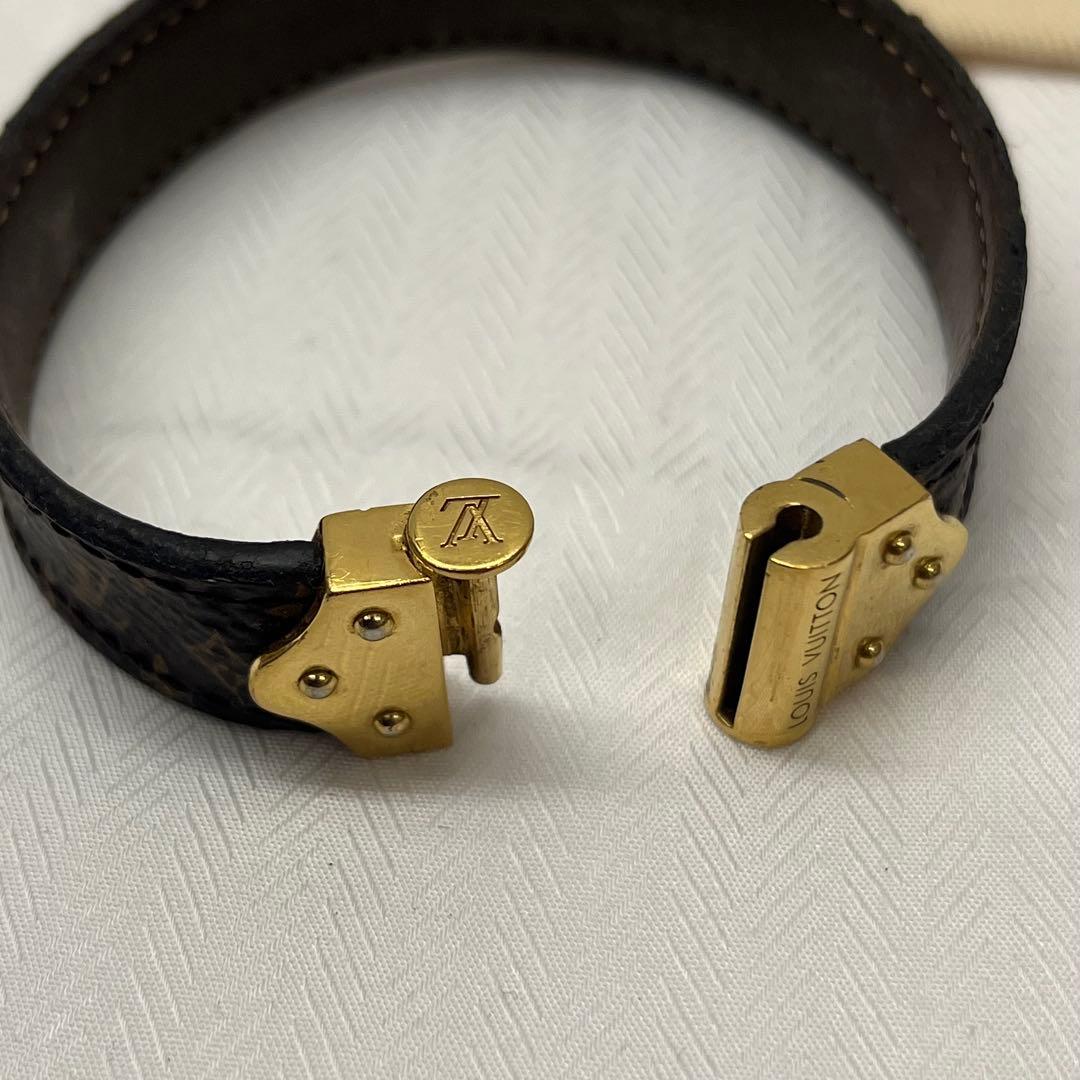 ルイヴィトン モノグラム ブレスレット ゴールド バングル　M6689