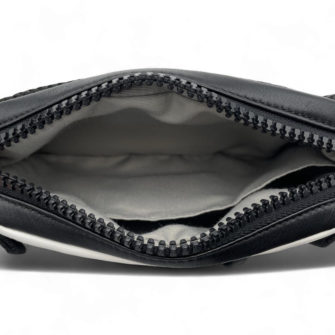 美品 COACH ボディバッグ PVCレザー ホワイト シグネチャー