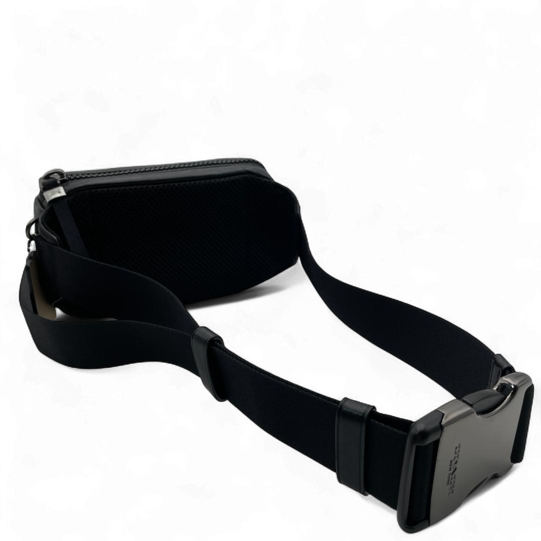 美品 COACH ボディバッグ PVCレザー ホワイト シグネチャー