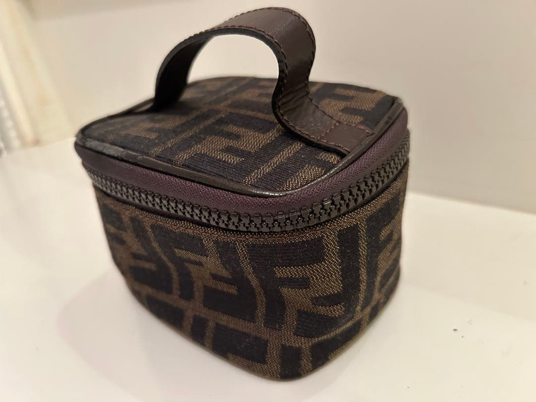 ⭐️希少【FENDI】フェンディバニティポーチ　ズッカ柄　キャンバスミニ化粧ポーチ