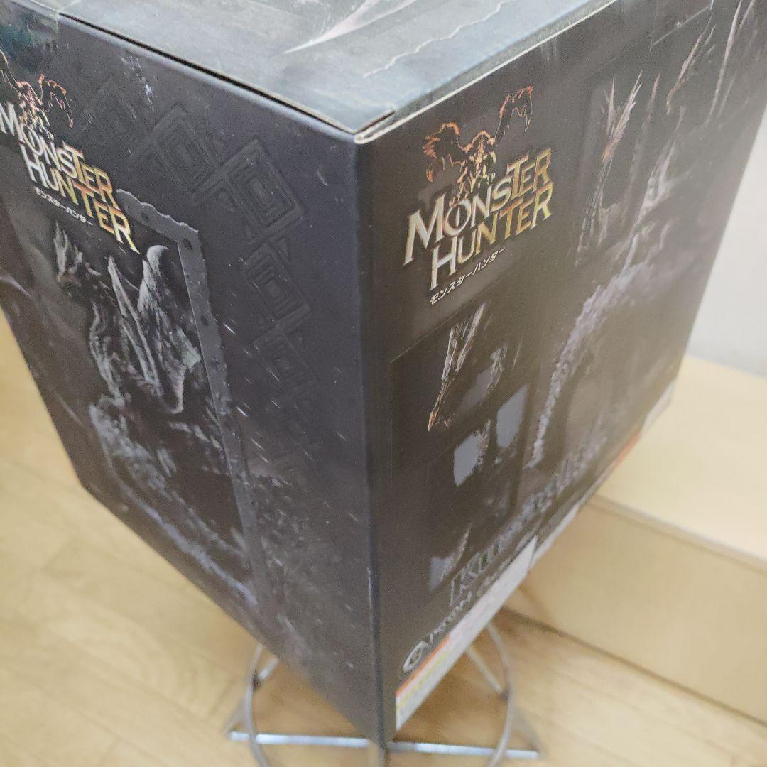 モンスターハンター　フィギュアビルダー　クシャルダオラ　脱皮　ワンオーナー品