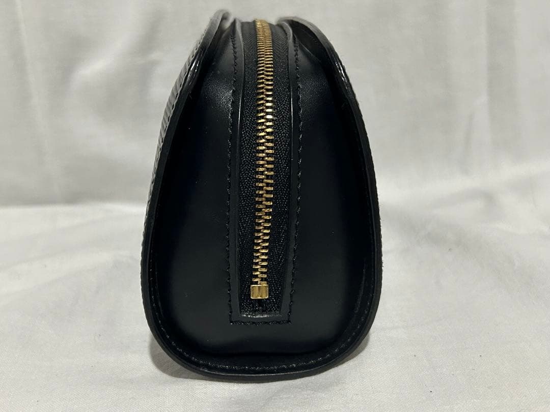 訳あり Louis Vuitton ブラック エピレザーポーチ