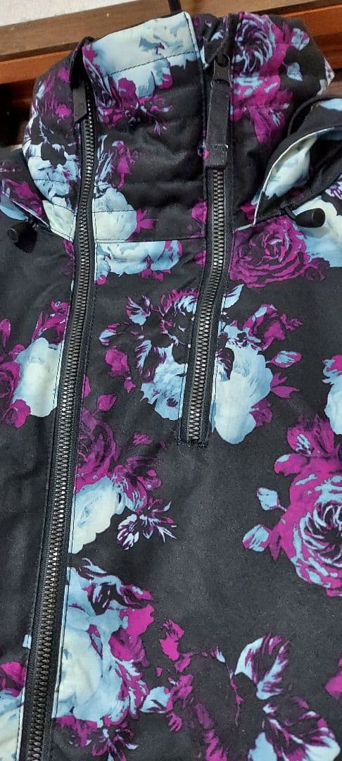 美品　VOLCOM　スノーボードウェア 上下セット