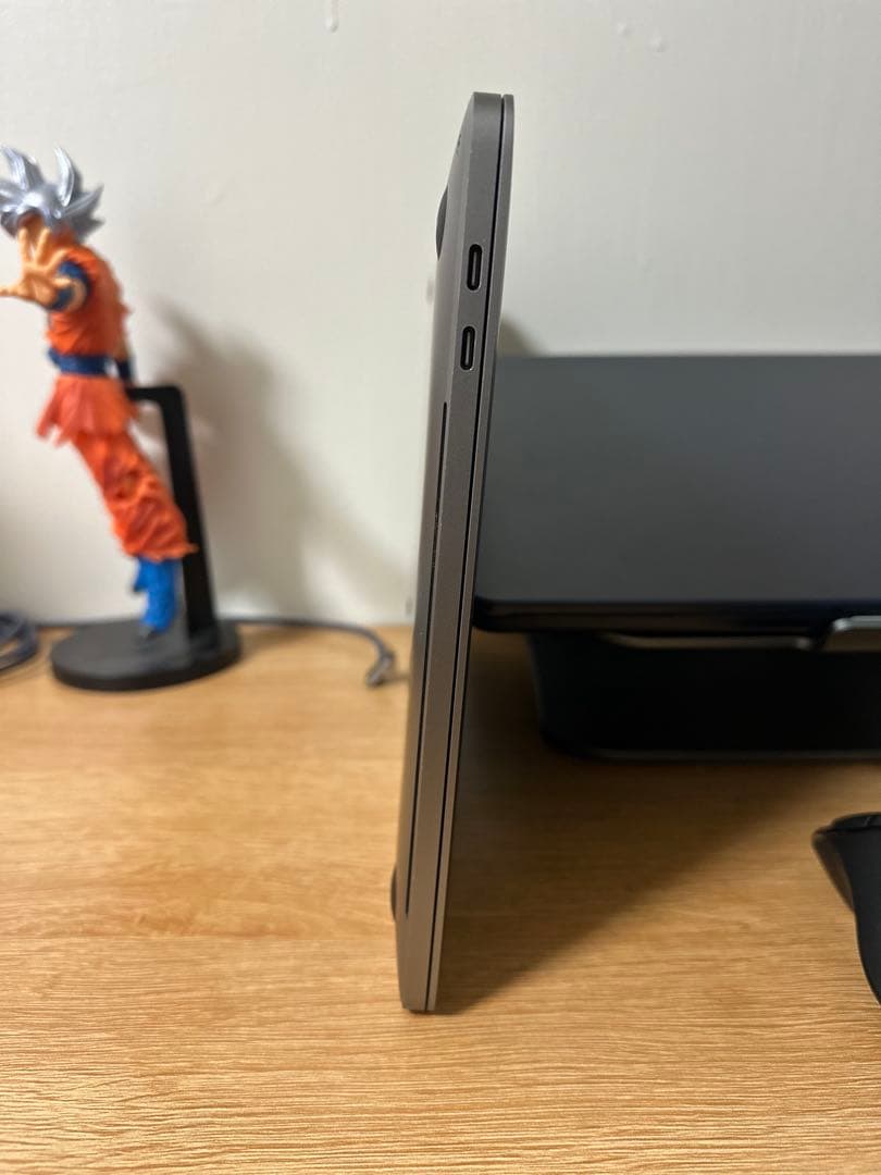 MacBook本体 Apple MacBook Pro2018 8/256GB