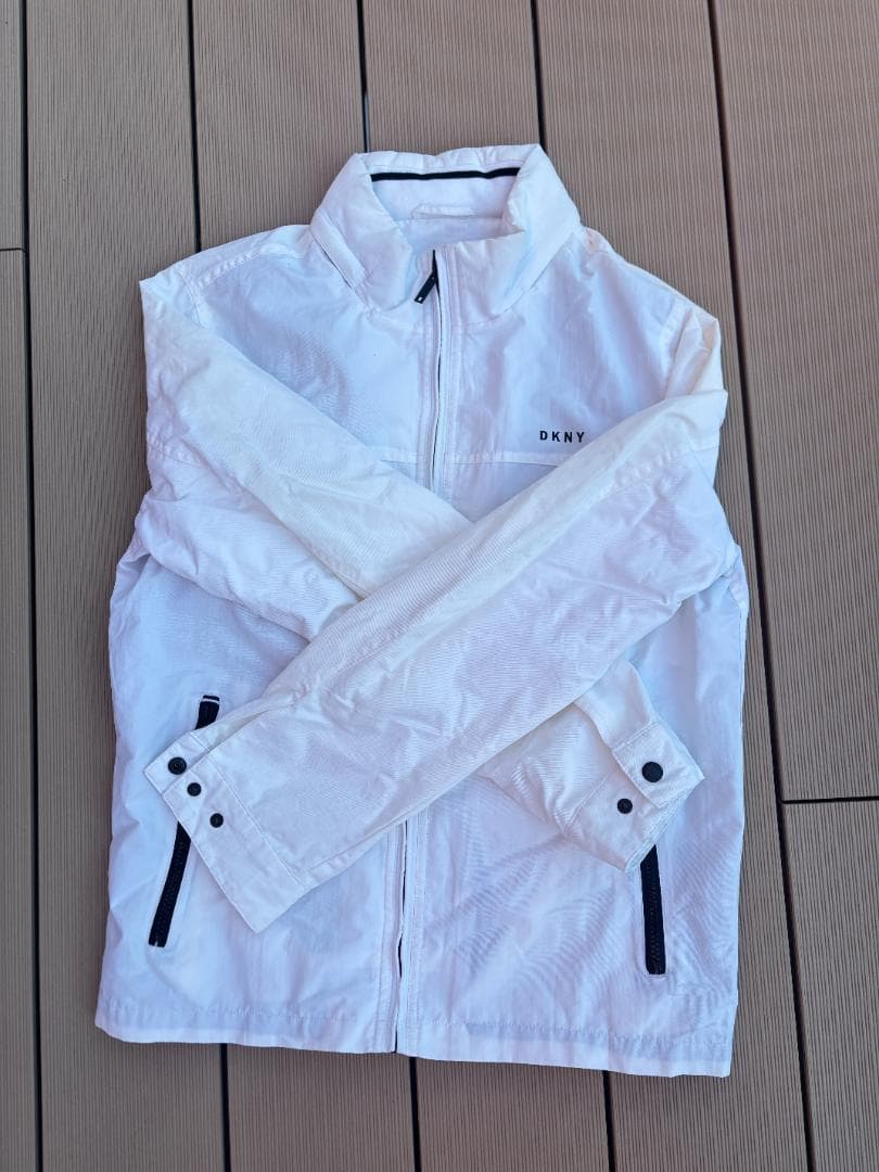 DKNY ホワイト ウィンドブレーカー