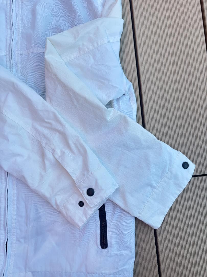 DKNY ホワイト ウィンドブレーカー