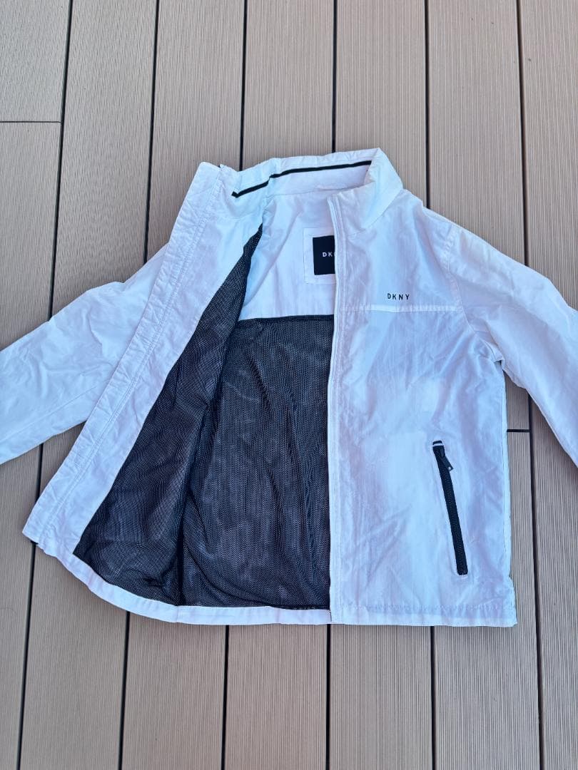 DKNY ホワイト ウィンドブレーカー