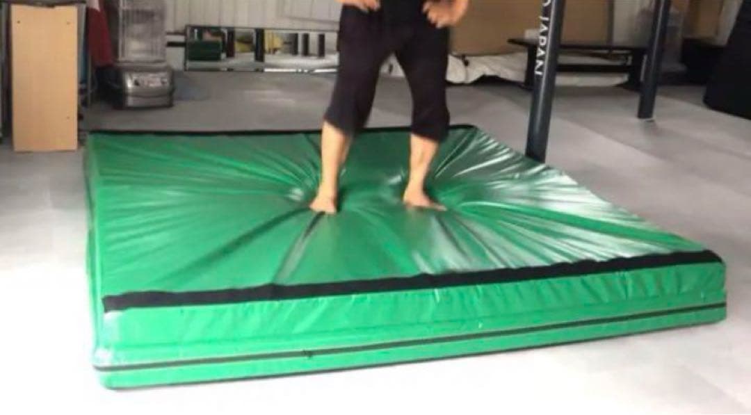 【業務用】大型持ち運び安全マット！最大4m×2m！クラッシュパッド