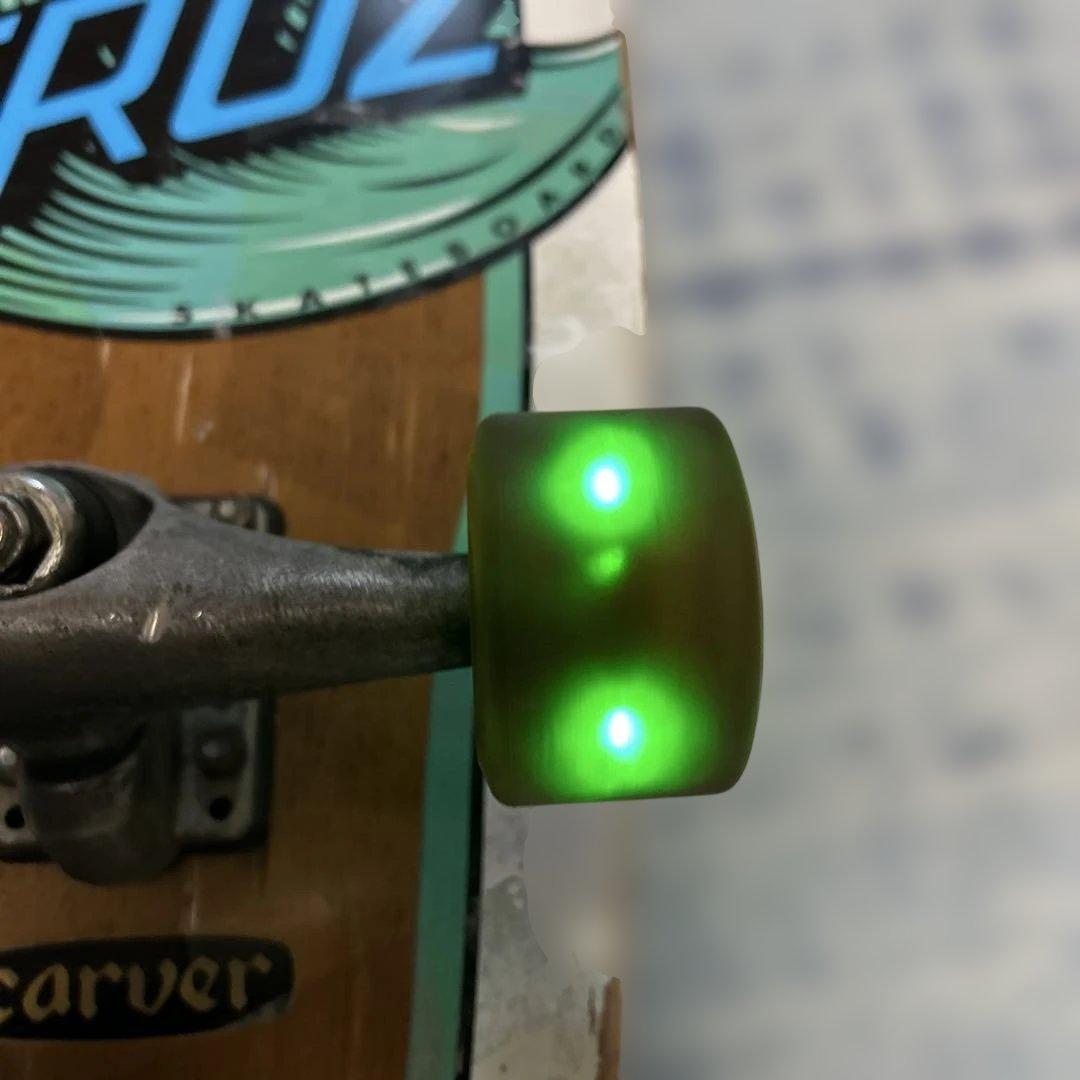 サンタクルズ　カーバーサーフスケートボード 陸トレ　横乗り