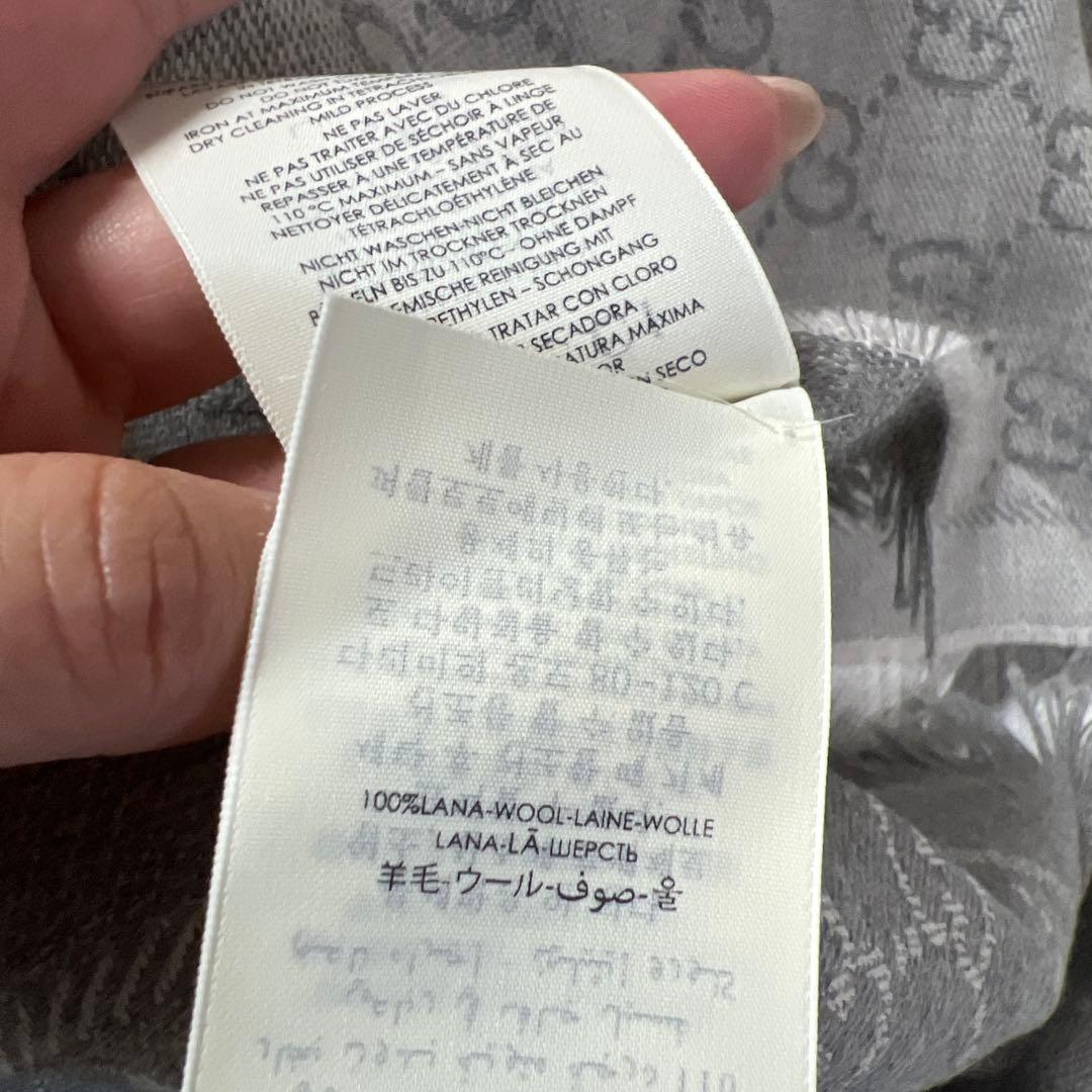 新品同様グッチGUCCIストールフリンジ付きグレー