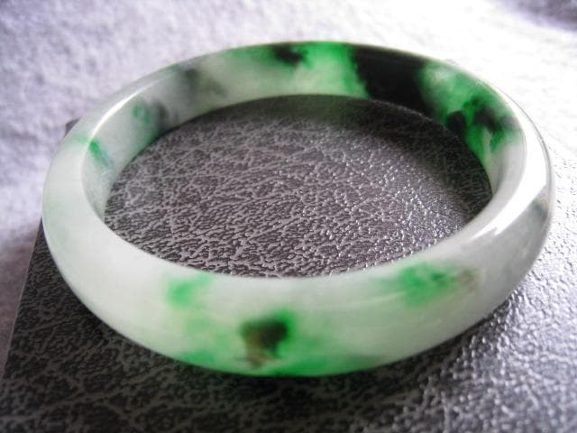 ☆逸品！素敵な天然翡翠 幅11.5mm 内径59mm バングル★新品！