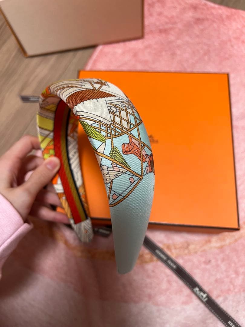 新品　エルメス カラフル地図柄 ヘアバンド