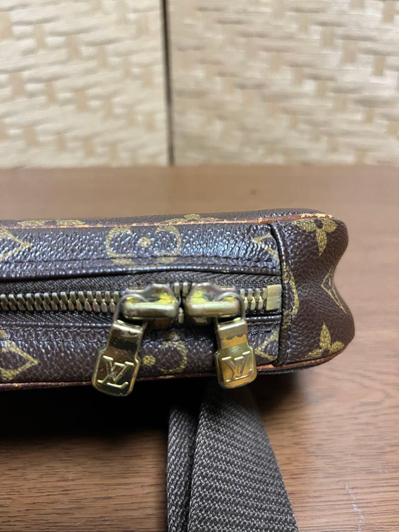 まさ　ルイヴィトン 本物　希少　レア ポシェットガンジュ モノグラム　中古