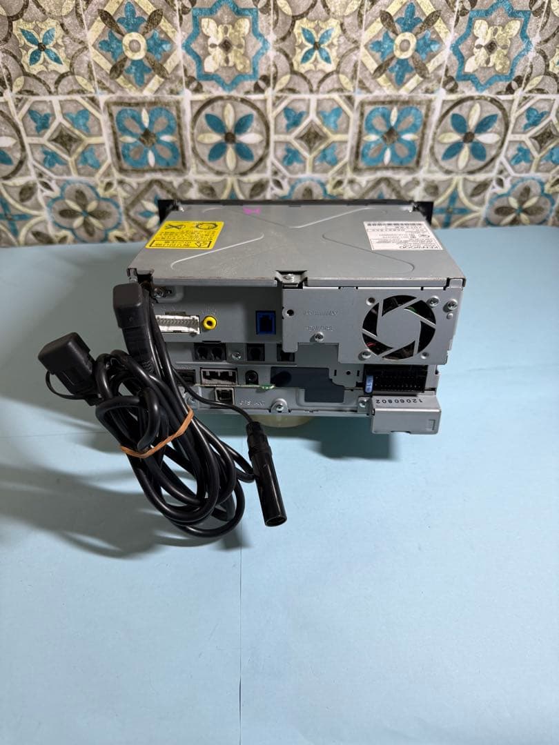 カーナビ KINWOOD- MDV-Z700. 2013.