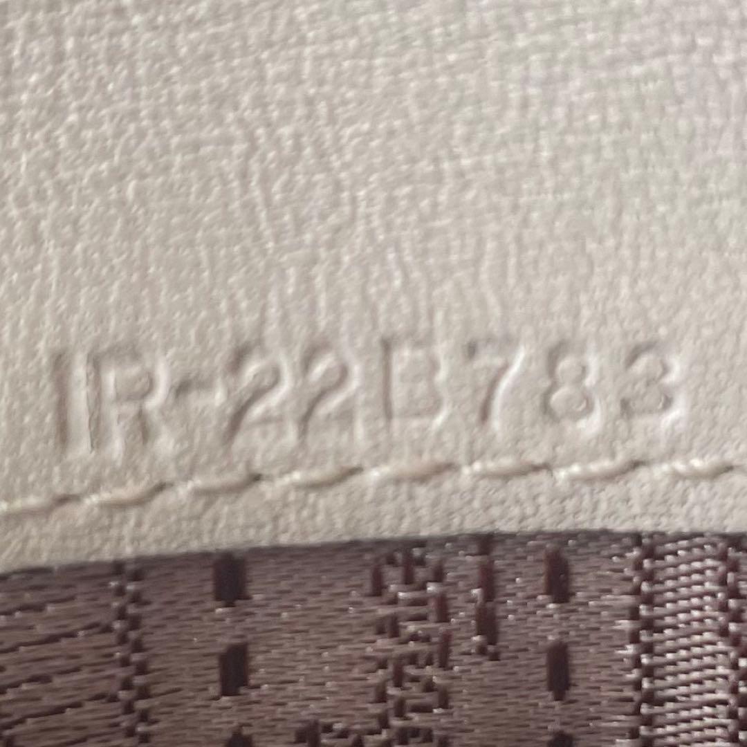 未使用⭐︎サルヴァトーレ フェラガモ　Ferragamo レザー 長財布 リボン