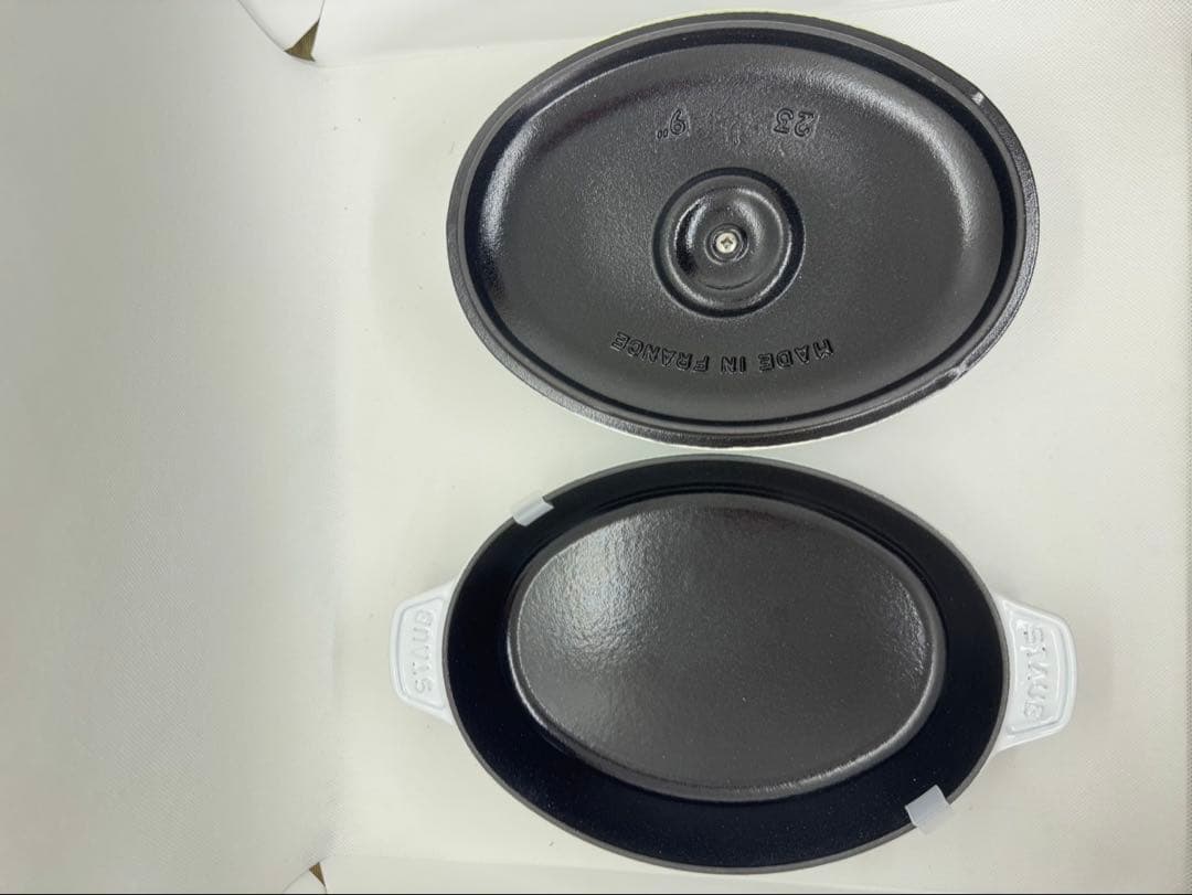 staub ストウブ　オーバルホットプレート　ホワイト　未使用に近い