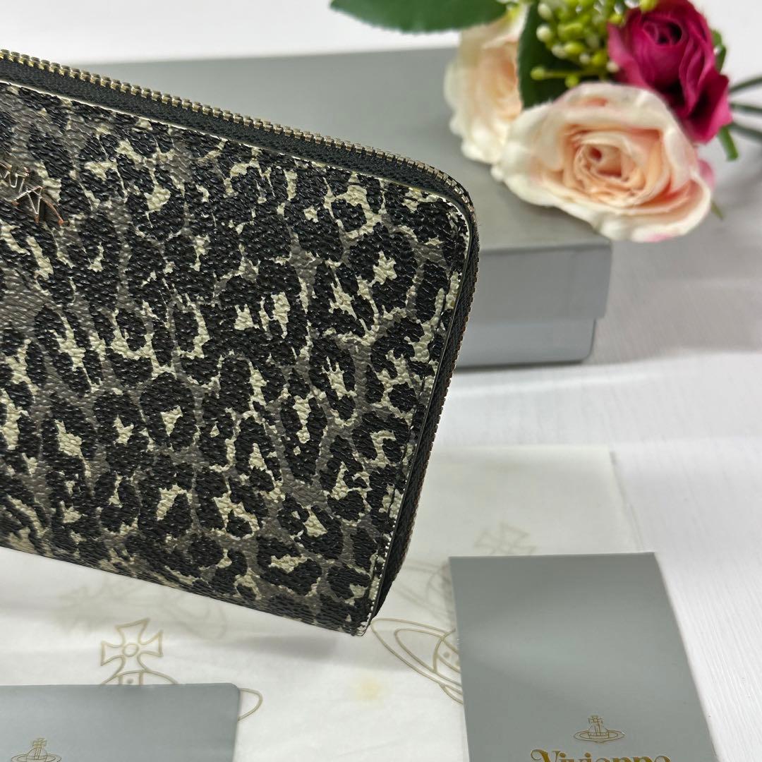 新品同様‼️ ヴィヴィアンウエストウッド　財布　長財布　ラウンドファスナー