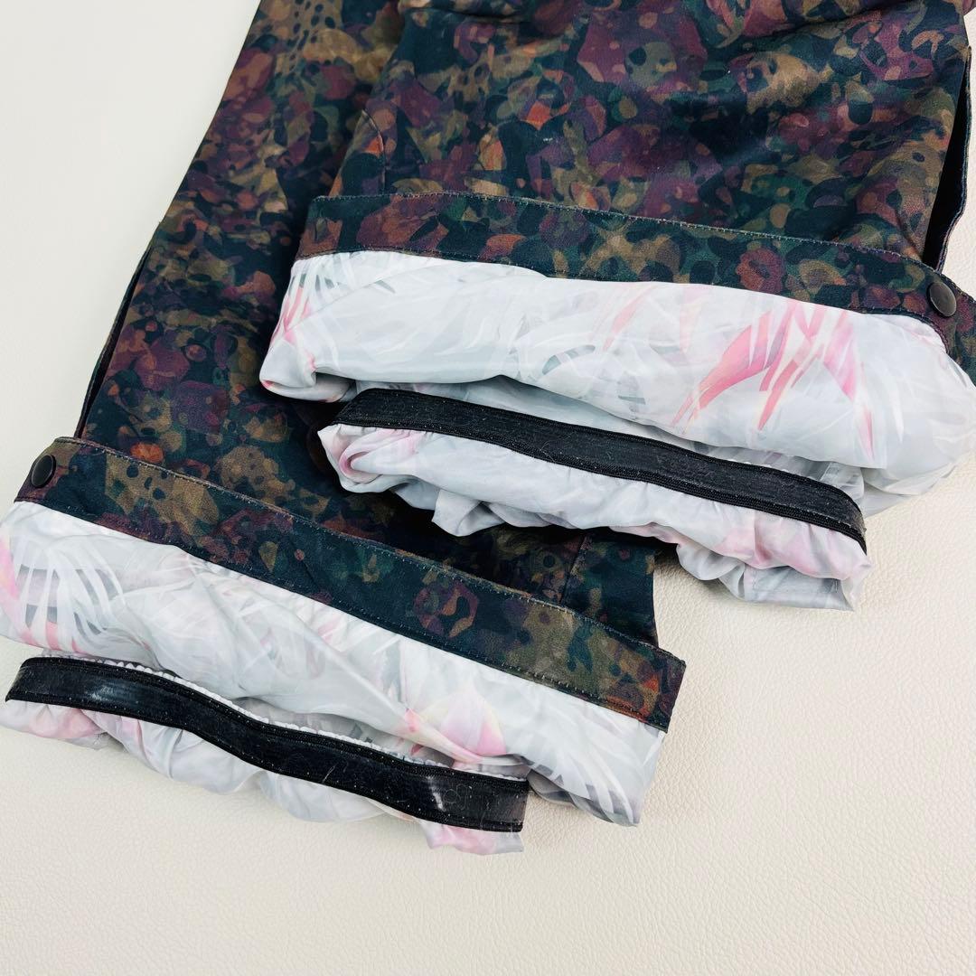 2520【極美品】43Degrees ビブパンツ レディース スノボウェア 花柄