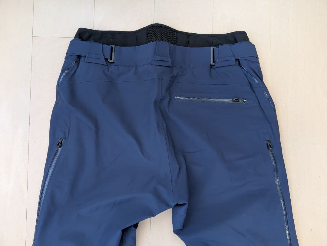 Kjus ネイビー スキーウェアセット (ジャケット+パンツ)