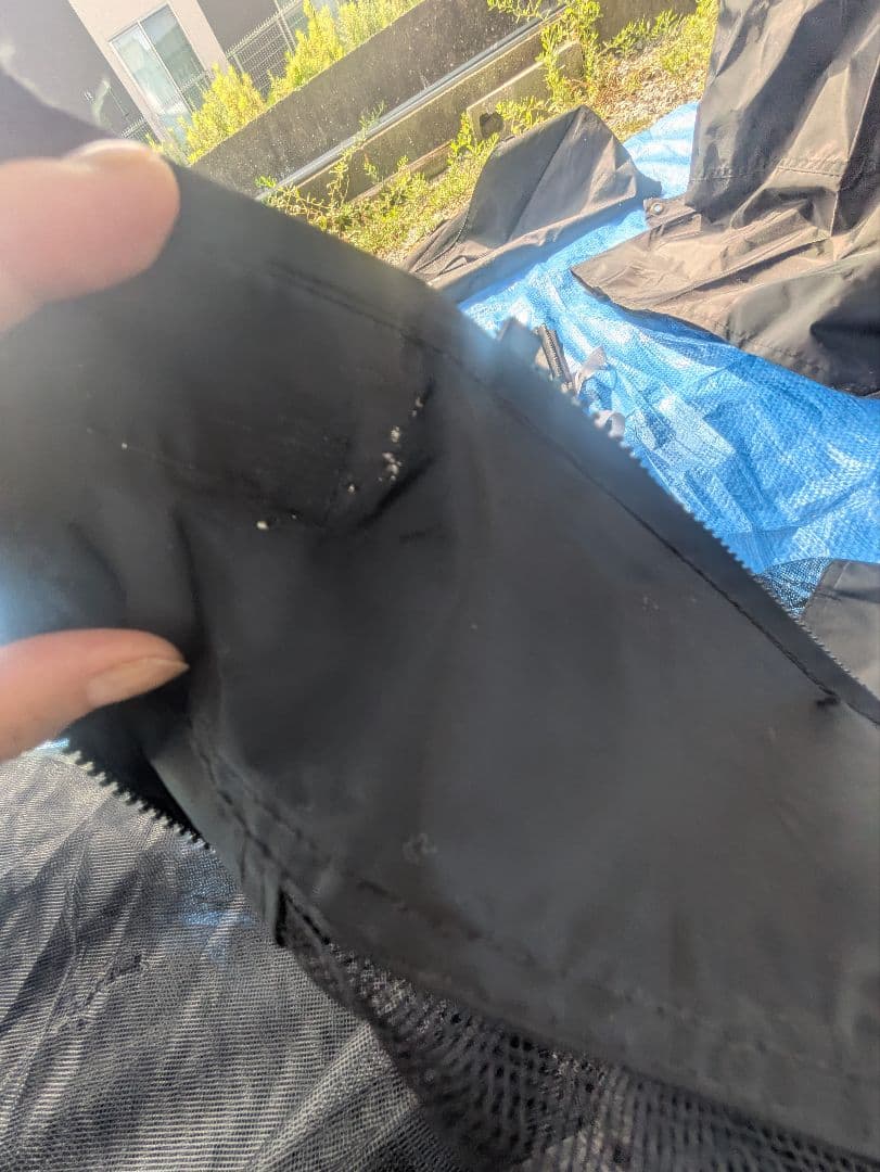 フィールドア　タープテントブラック×レッド　2.5×2.5mシート2枚、網戸1枚