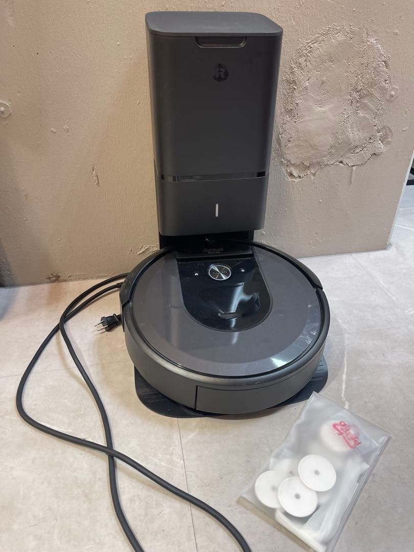美品 IROBOT ルンバ I7+ ロボット掃除機