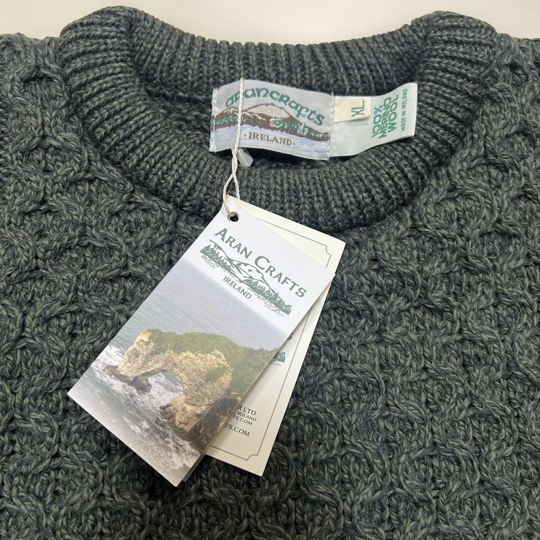 新品タグ付きAran Crafts オリーブ色ユニセックスニットアイルランド製