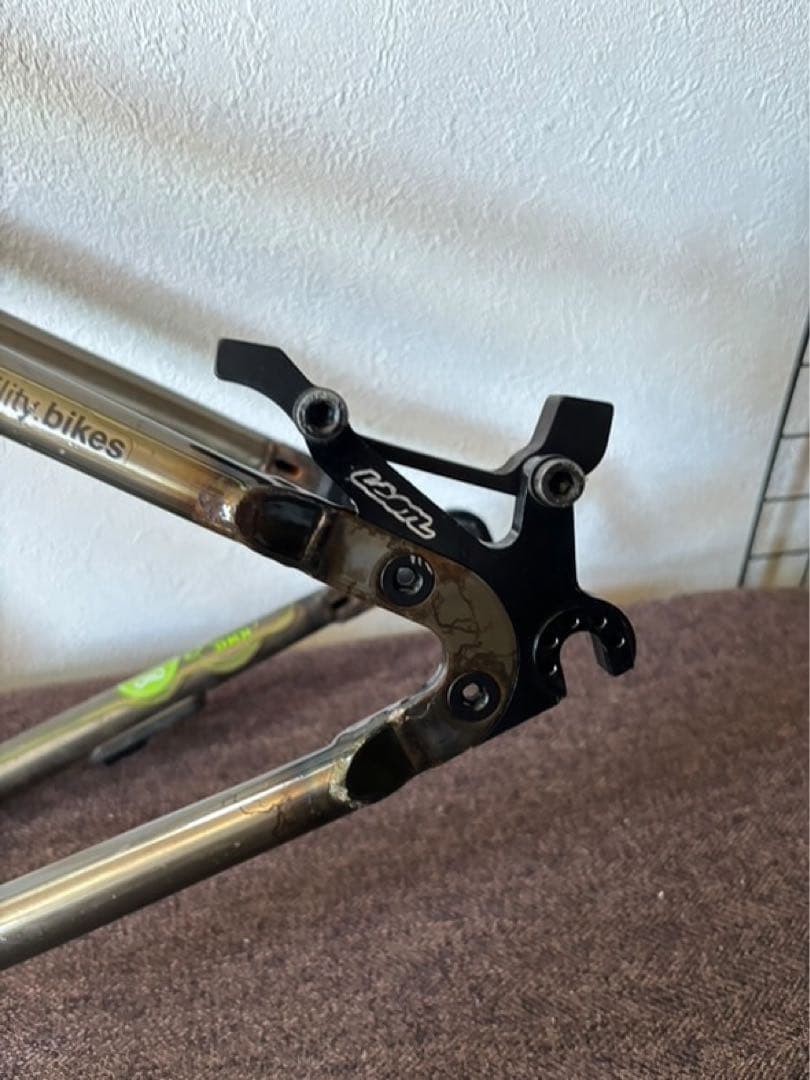 レオン マウンテンバイクフレーム シルバー