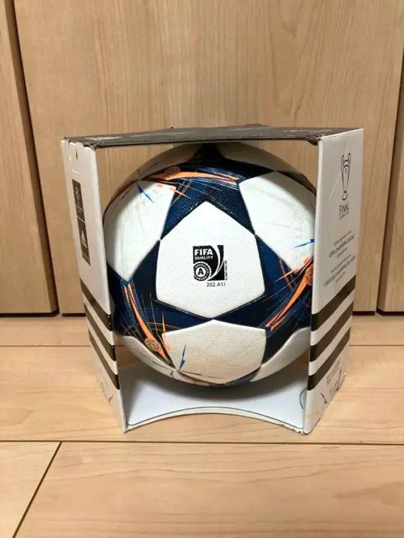 LISBON 2014 フィナーレ　ボール　公式球　アディダス  フリースタイル