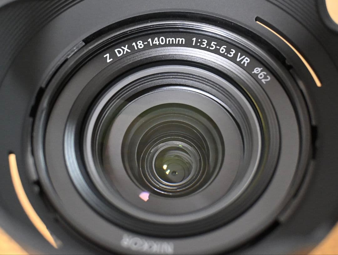 Nikon Z DX 18-140mm f/3.5-6.3 別売レンズフード付