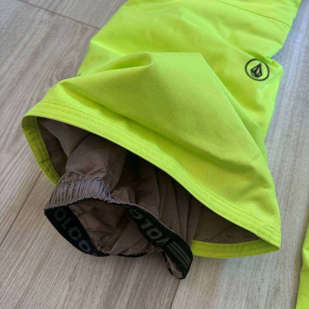 新品○VOLCOMボルコム○ジュニアスノーボードスキーウェアジャケット&パンツ