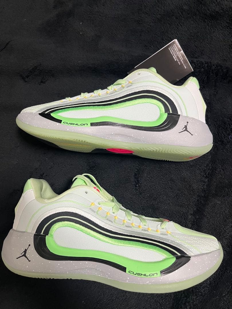 新品　ナイキ　ジョーダン　ルカ4 GS 25㎝