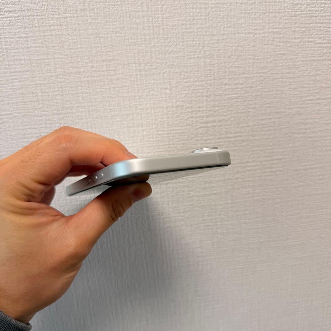 【美品】iPhone 17 ホワイト　beatsケースおまけ付き