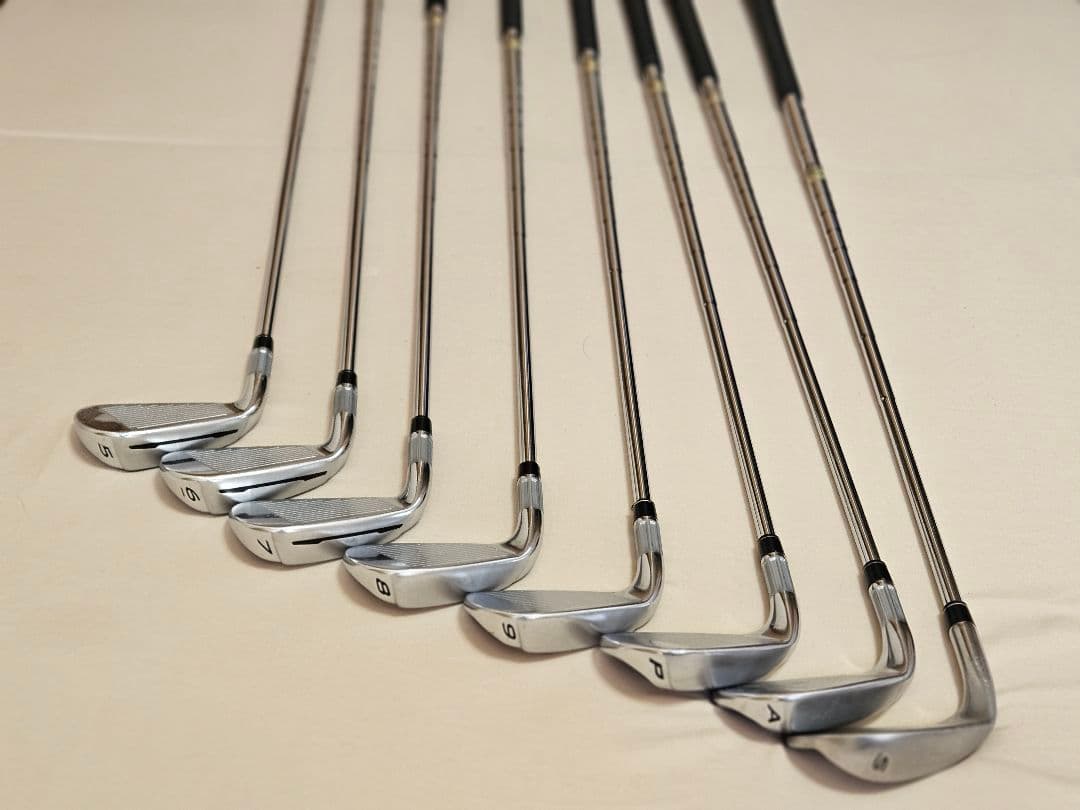 アイアンセット スチールシャフト 8本、キャディーバッグ