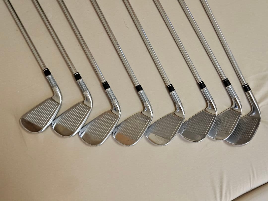 アイアンセット スチールシャフト 8本、キャディーバッグ