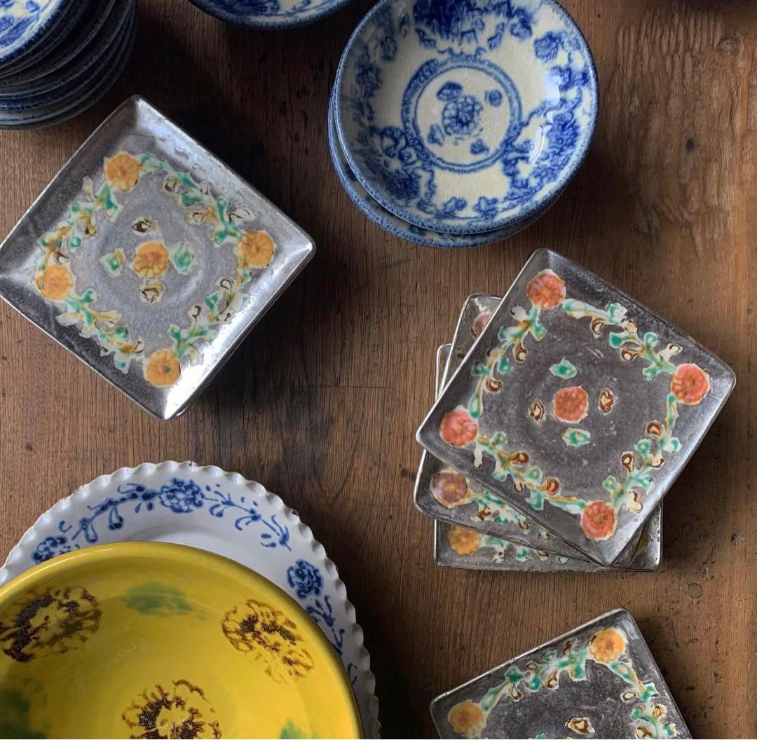 伊藤聡信 さん 銀彩色絵 角皿 菓子皿 ピンクの花 - メルカリ