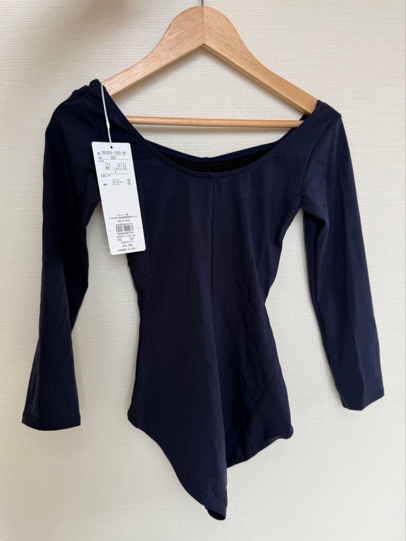 【新品未使用】Chacott 8分袖レオタード M ネイビー