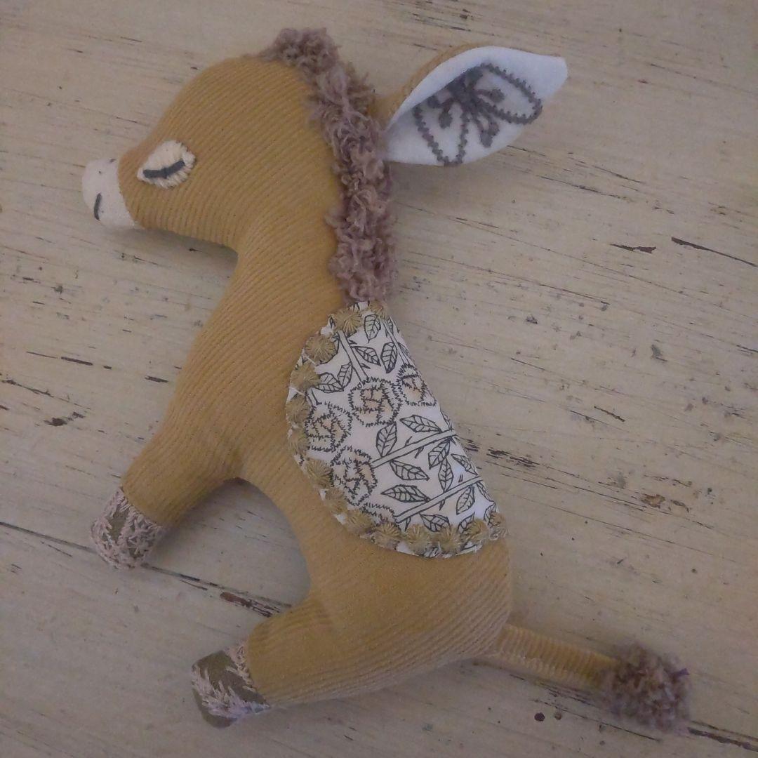 ミナペルホネン 森のみんな大集合して記念撮影