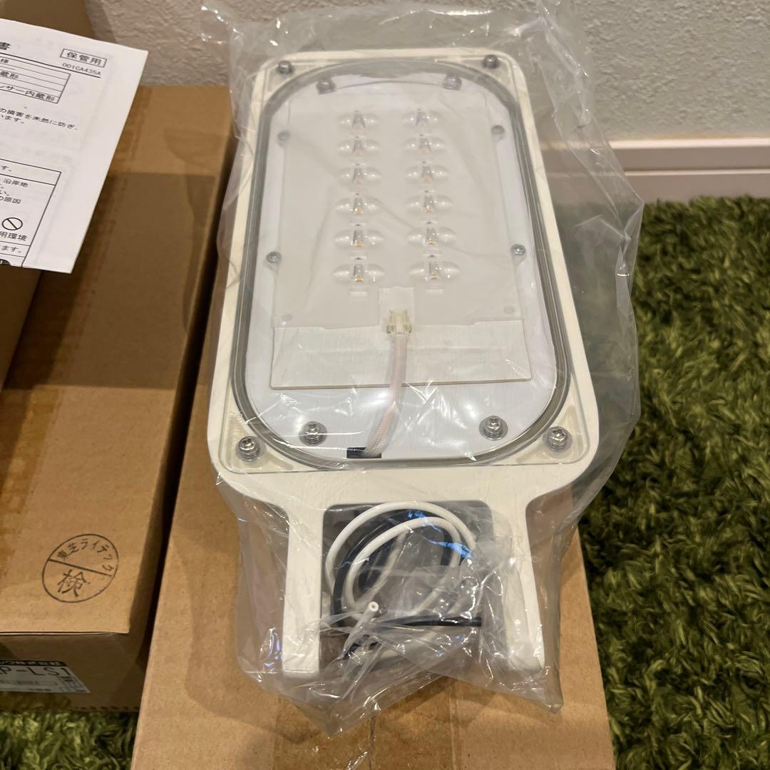 東芝LED防犯灯4台　LEDK-70977LP-LS1