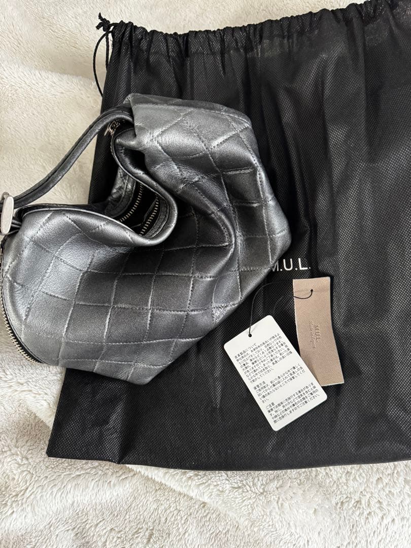 美品】M.U.L. シルバー キルティング ハンドバッグ