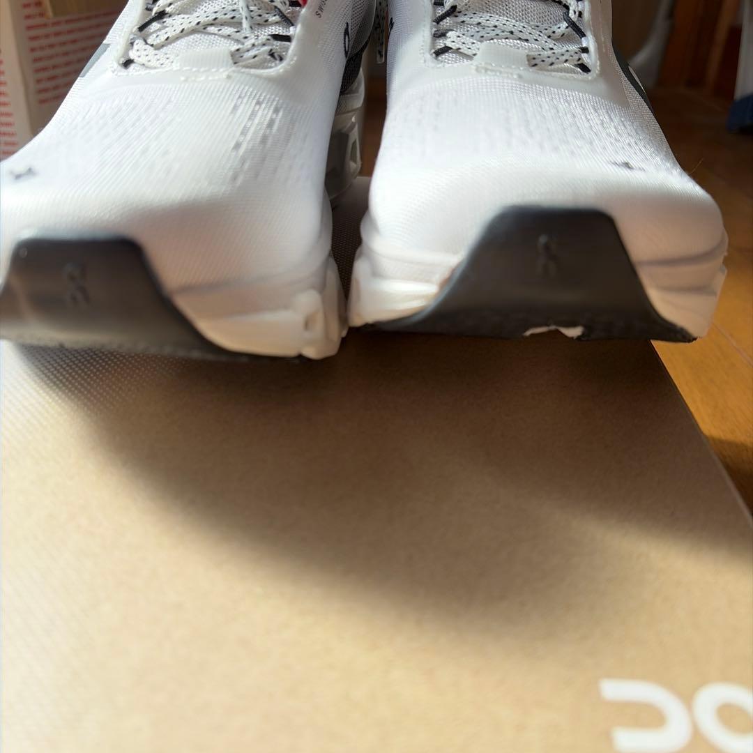 オン　　クラウドモンスター2 24.5センチ￼