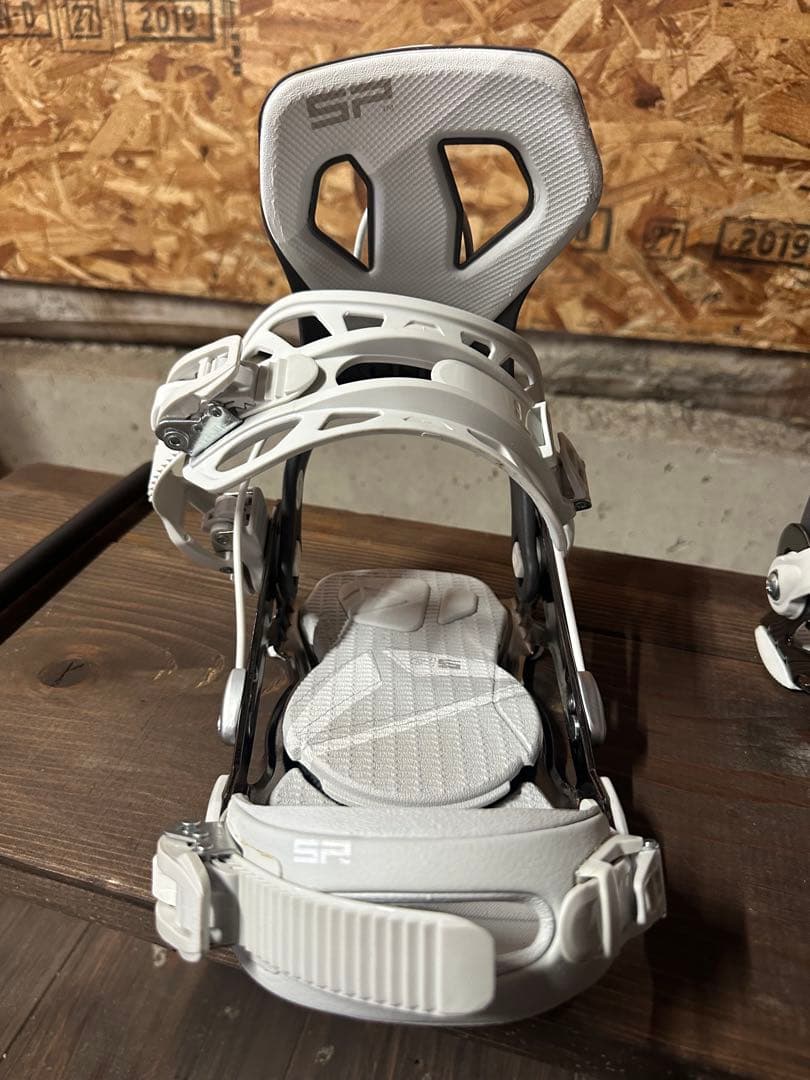 SP CORE リアエントリー スノーボードビンディング ホワイト