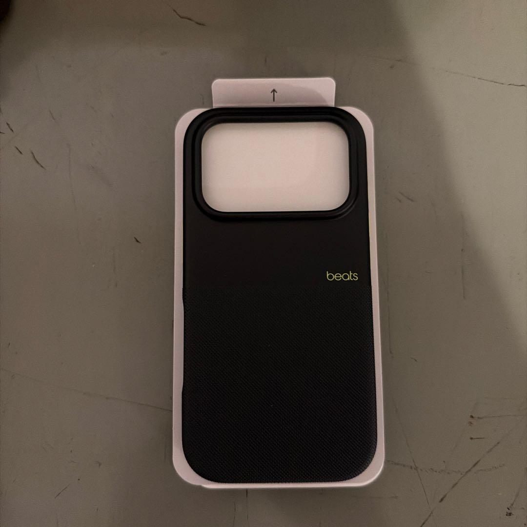 apple純正　Beats iPhone 17 Pro ケース　BLK