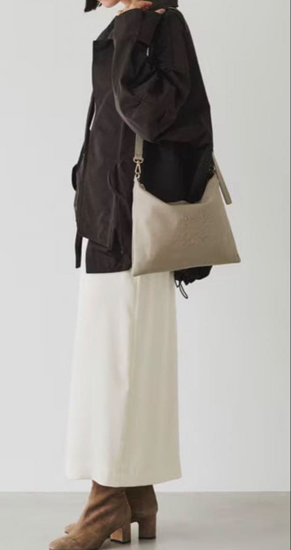 最終価格美品russetエンボスモノグラムソフトレザーショルダーバッググレージュ