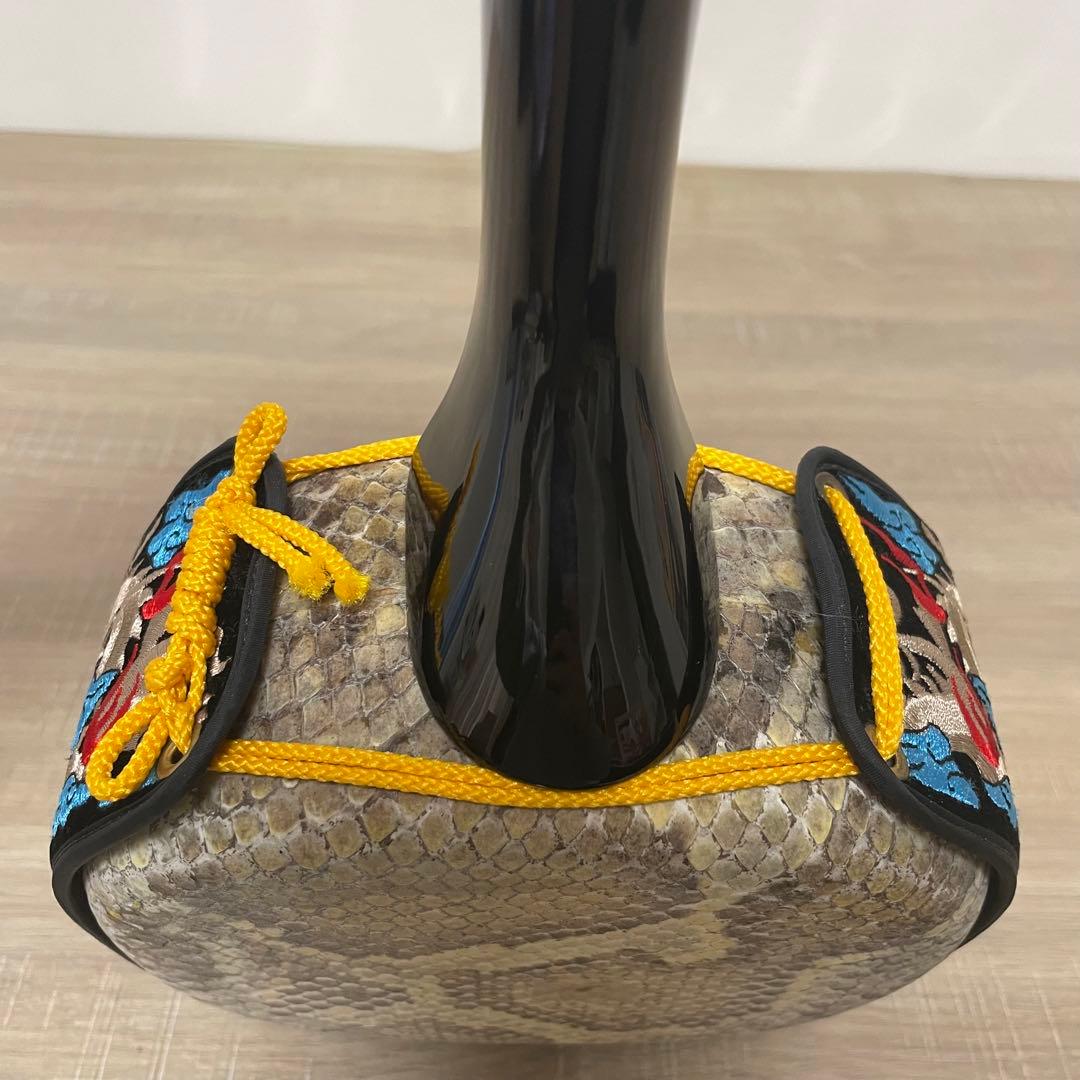 ★訳あり品★ 沖縄三線 蛇皮 三味線 龍柄 胴巻き 和楽器 ハードケース付 入門