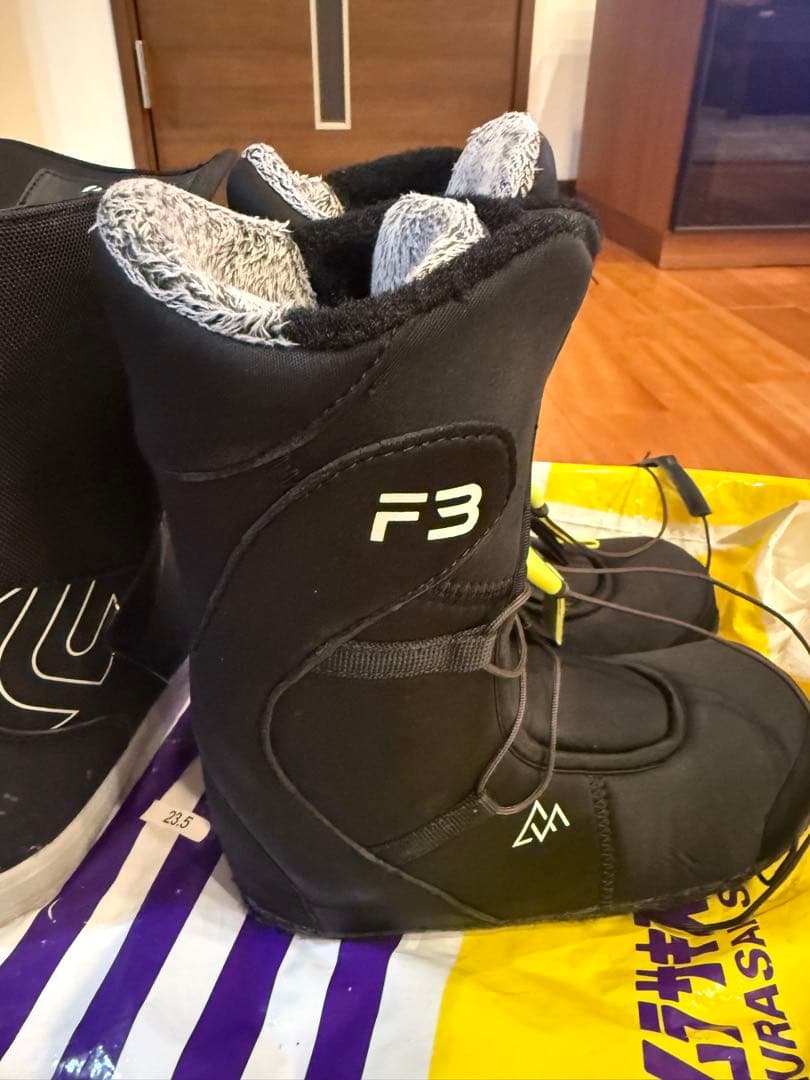 【値下げ】FLUX スノーボードブーツ 23.5 ボア