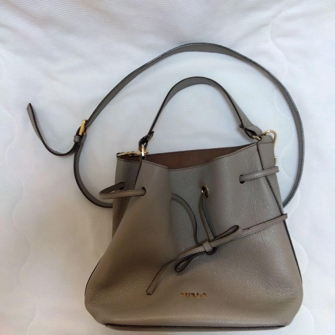 【極美品】FURLA コスタンザ 巾着 ショルダーバッグ グレージュ2WAY