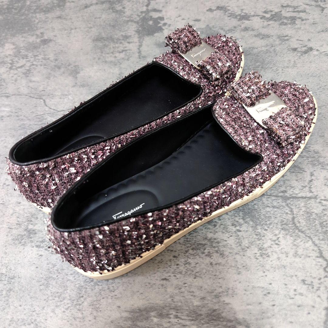 ​フェラガモ ヴァラリボン スニーカー スリッポン ツイード ラメ 紫 24cm